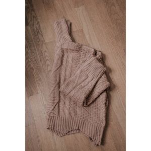NEVER WORN | tan crop sweater - size SMALL